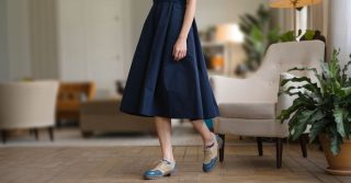 What Color Shoes to Wear with a Navy Dress